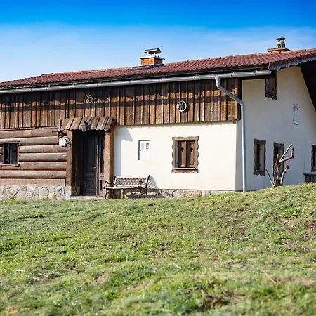 In Heaven I Historical Log House *